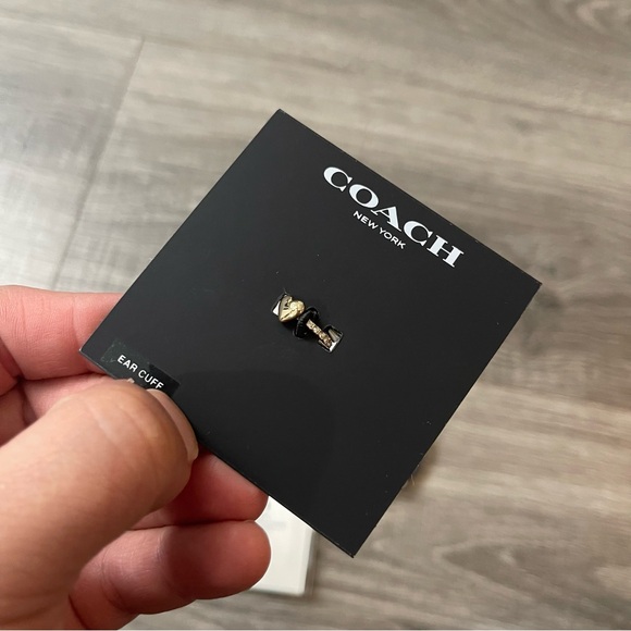 NWT Coach Signature Puffy Heart Gold Ear Cuff OS - Picture 4 of 4